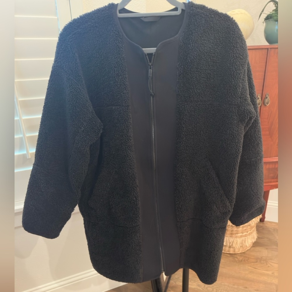 Lululemon teddy fleece jacket in black